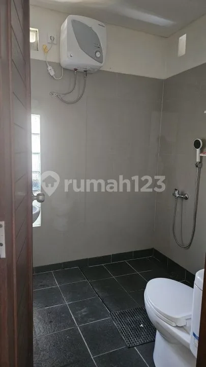 Rumah Cantik dan Nyaman Kesiman Denpasar - Image 4 of 4