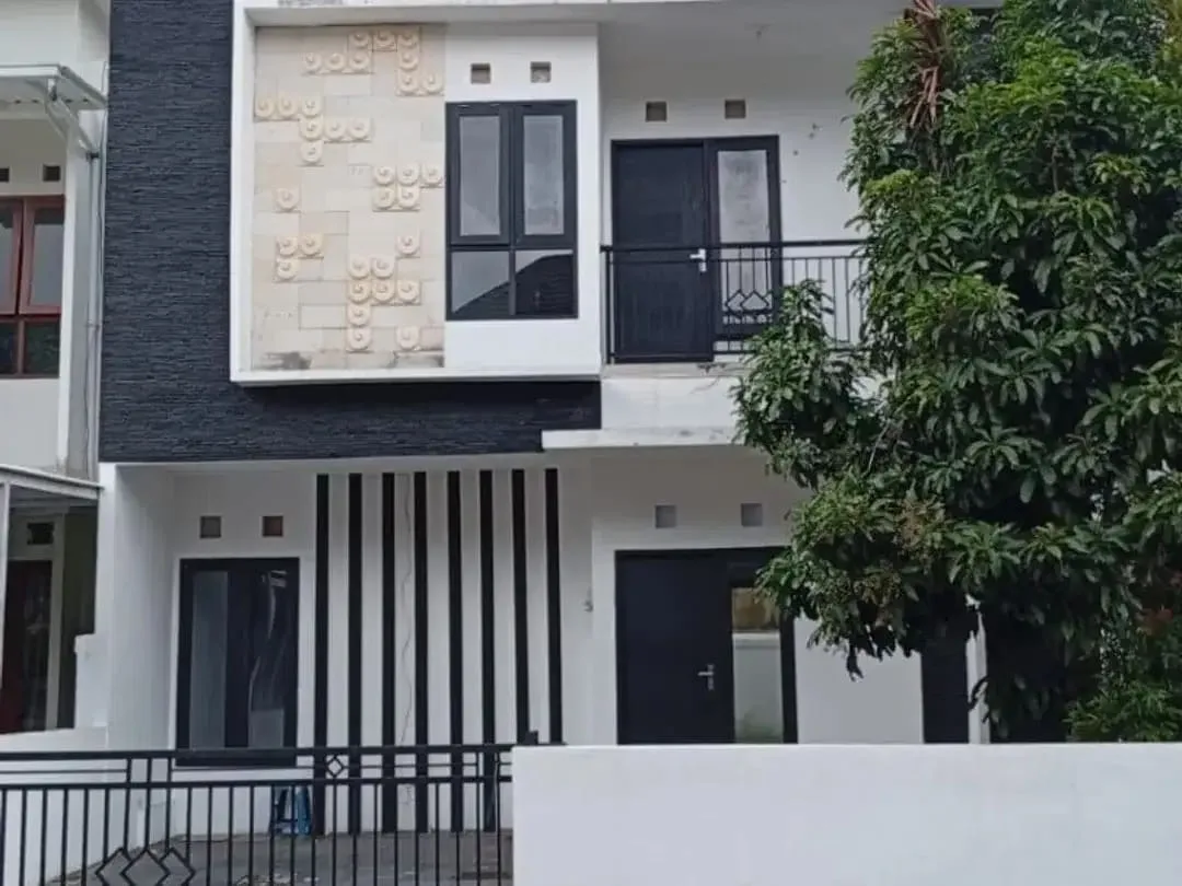 Rumah 2 lantai Sudah Renovasi di Perumahan Exclusive One Gate  Griya Loka Tabanan - Image 2 of 6