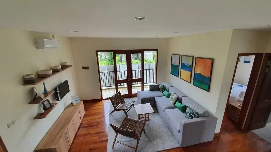 Villa fully furnished in Ubud with rice field view - Image 6 of 10