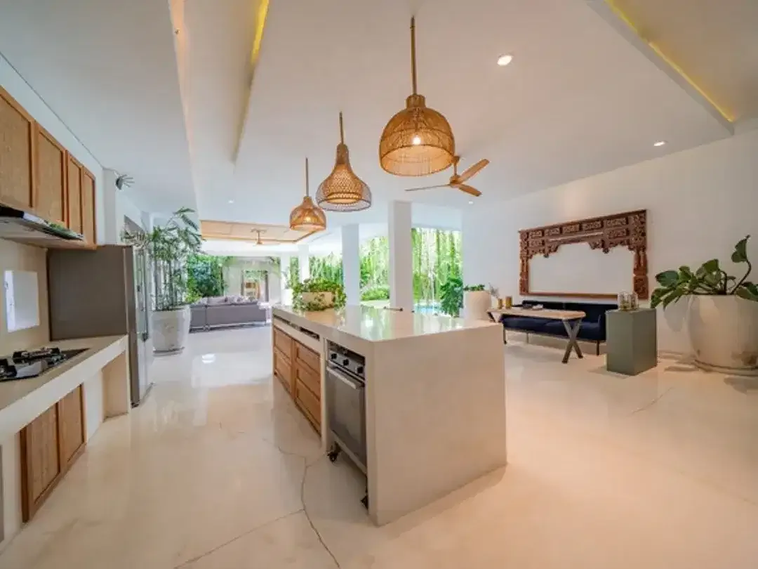 Luxury Villa For Sale in Umalas - Image 5 of 10