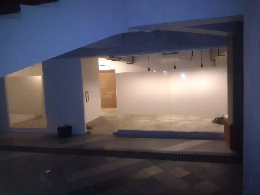 Coba kantor atau tempat usaha pasang stiker cutting terlihat bagus - Image 2 of 2