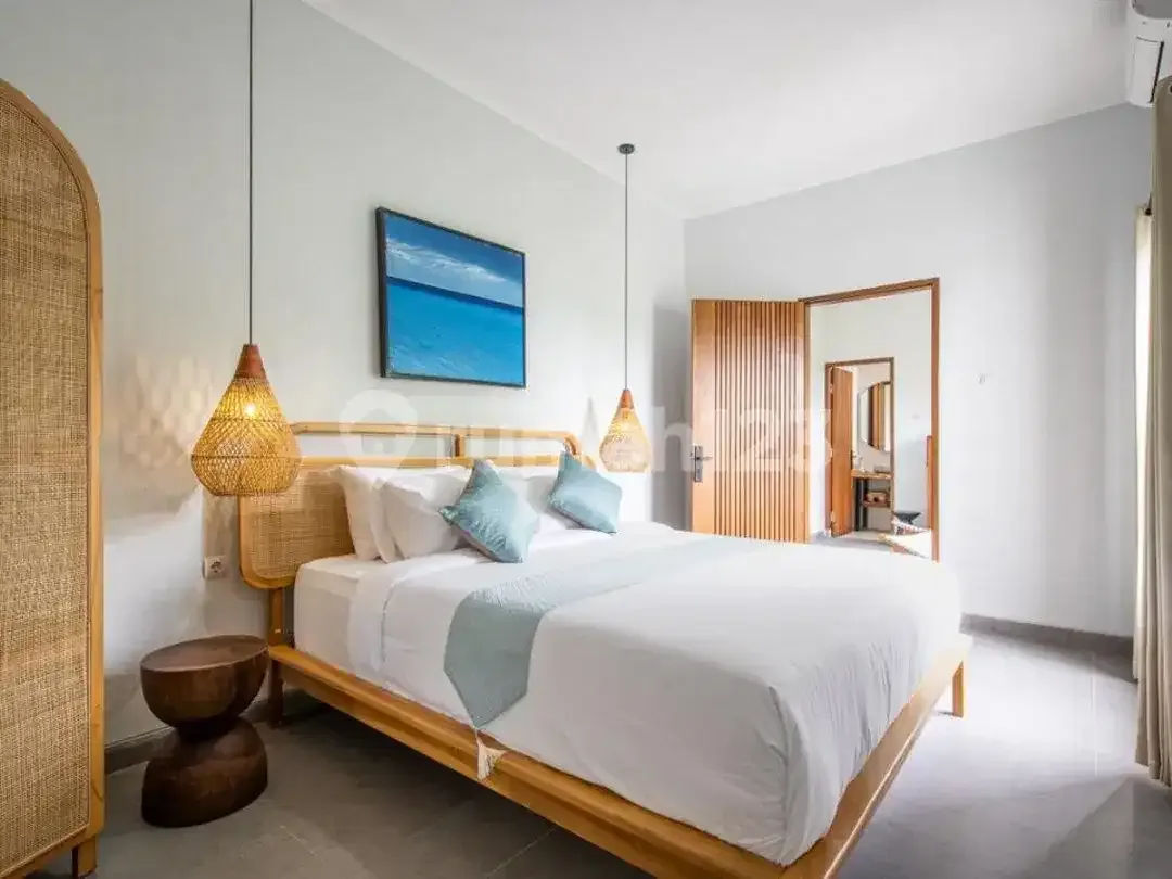 Investasi Villa Terbaik dengan Konsep Open Living Berbalkon Luas - Image 9 of 10
