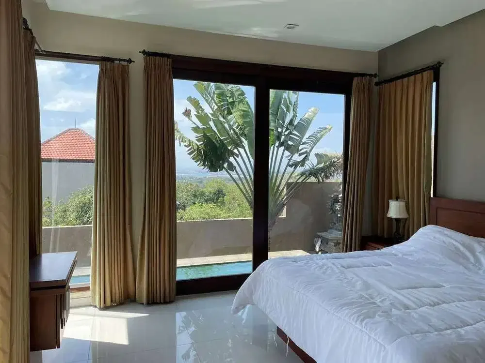 FOR SALE VILLA WITH AIRPORT AND OCEAN VIEW IN UNGASAN - Image 4 of 10