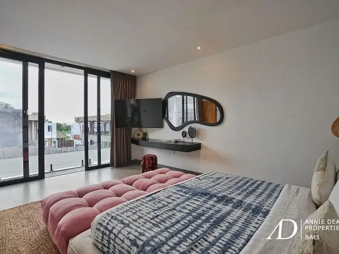 LEASEHOLD | 4-BEDROOM MODERN LUXURY VILLA IN UMALAS-BUMBAK - Image 7 of 10