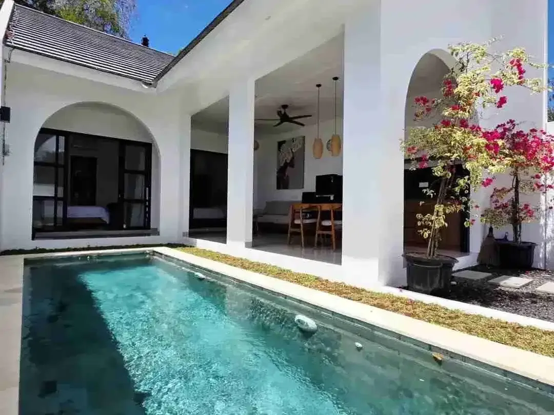 Jual Villa Furnished 1lt Lokasi Jl Taman Mumbul Nusa Dua Area Strategis Hunian & Investasi di Bali. - Image 1 of 10