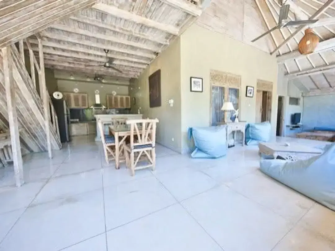 Elegant Family Villa for Rent in Seminyak Prime Location Near Beaches, Cafés & International School – Fully Furnished with Private Pool & Garden - Image 2 of 10