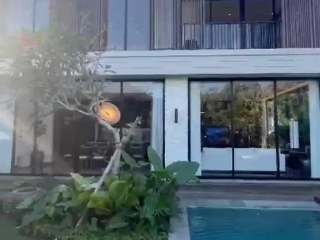 Dijual Villa Mewah Jimbaran Bali SHM, Private Pool & Resort Style - Image 9 of 10