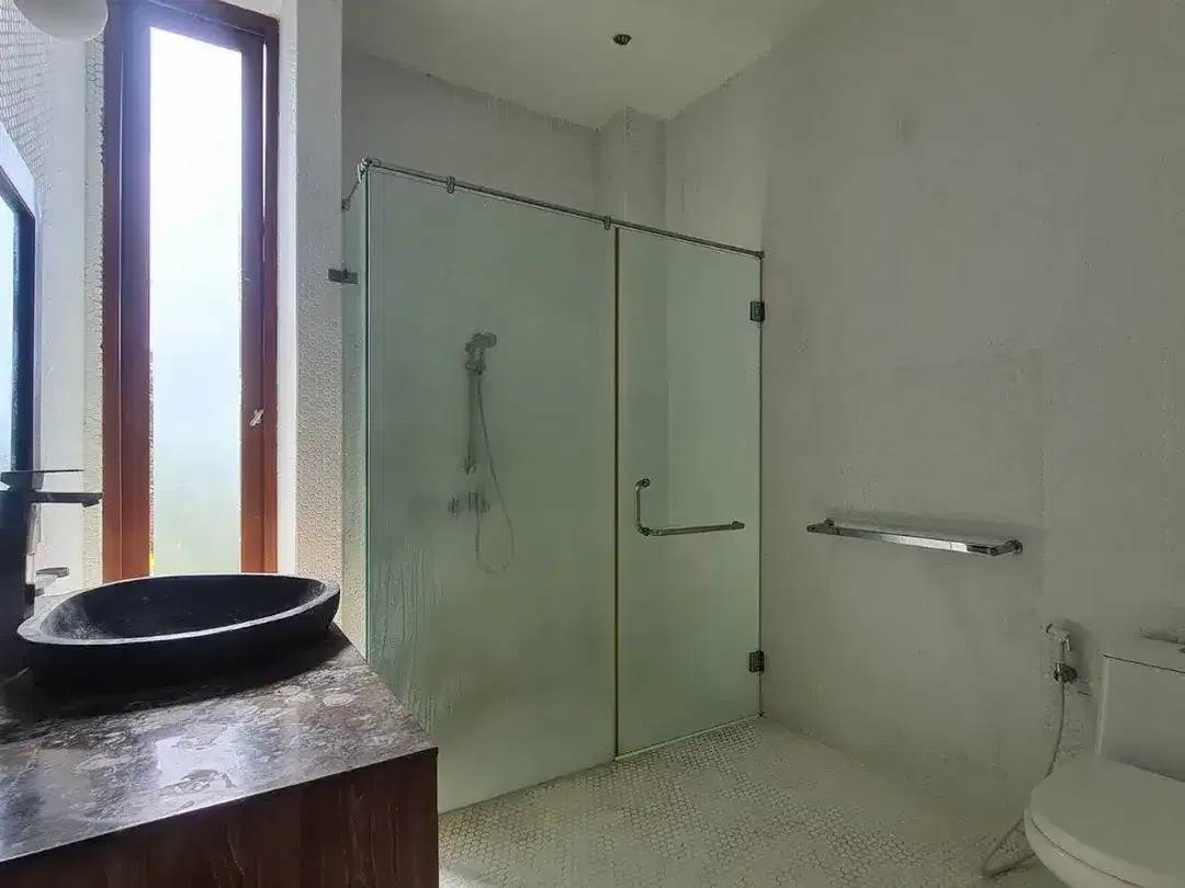Villa Modern Eksklusif Dijual, di Sanur, Denpasar Selatan Area - Image 9 of 10