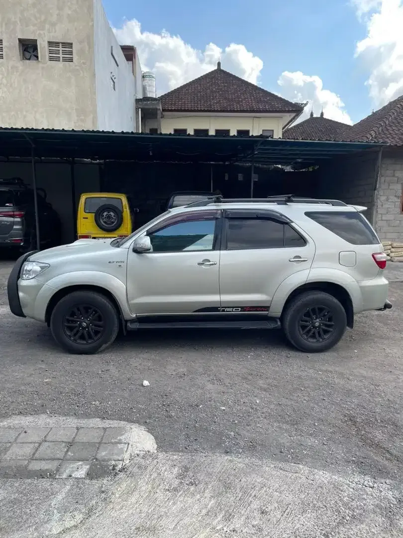 For sale Toyota Fortuner 2009 TRD G type - Image 4 of 9
