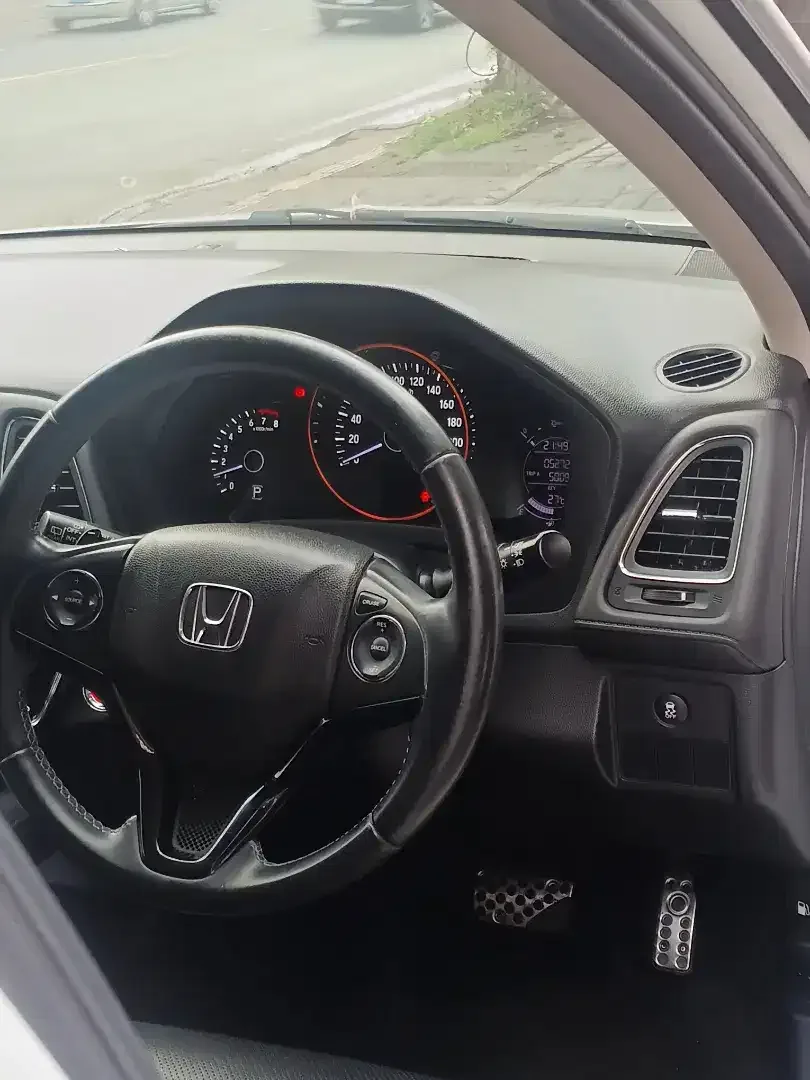 HONDA HR-V SE FACELIFT FULL VARIASI GANTENG ASLI BALI - Image 10 of 10