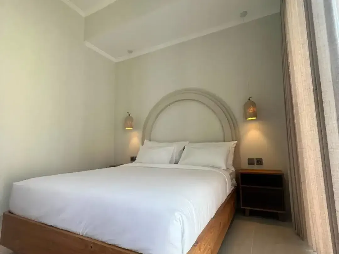 Disewakan - Villa Baru Bergaya Modern di Kawasan Sanur, Furnished, Dekat dengan Pantai Sanur - Image 6 of 10