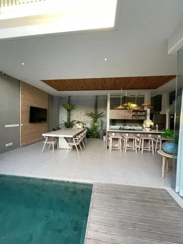 3 BEDROOMS VILLA IN SEMINYAK - Image 4 of 10
