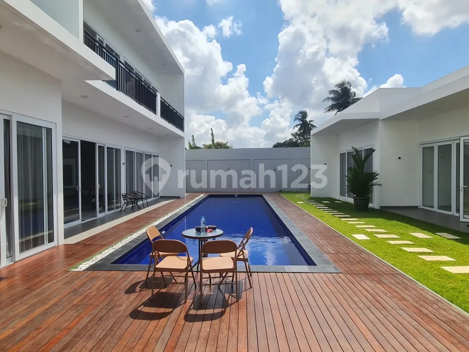 Luxury Six-Bedrooms Villa In Canggu - Image 1 of 4