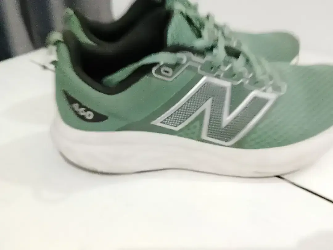di jual Sepatu new balance ORI 100% size 43/44 - Image 4 of 4