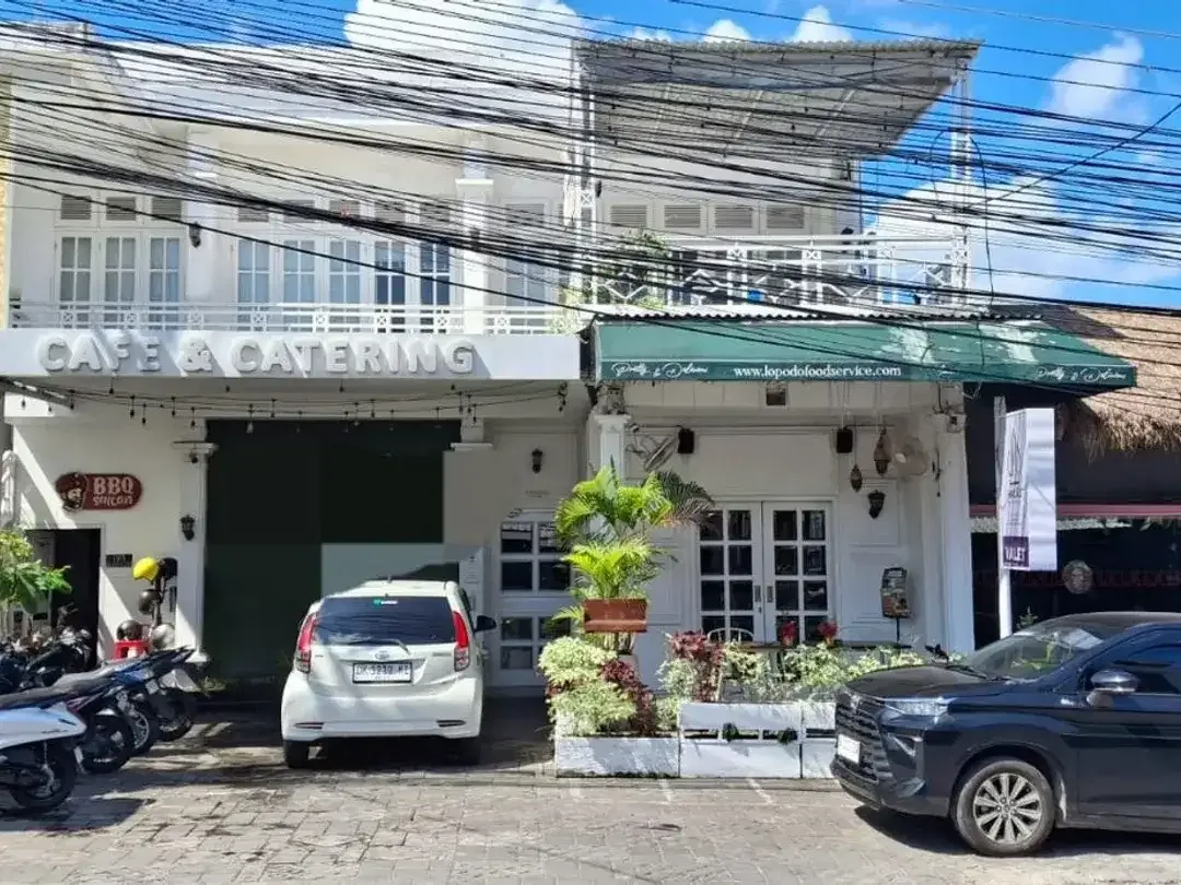 Resto 2 Lantai Zona Perdagangan Disewakan, di Raya Canggu Area - Image 1 of 8