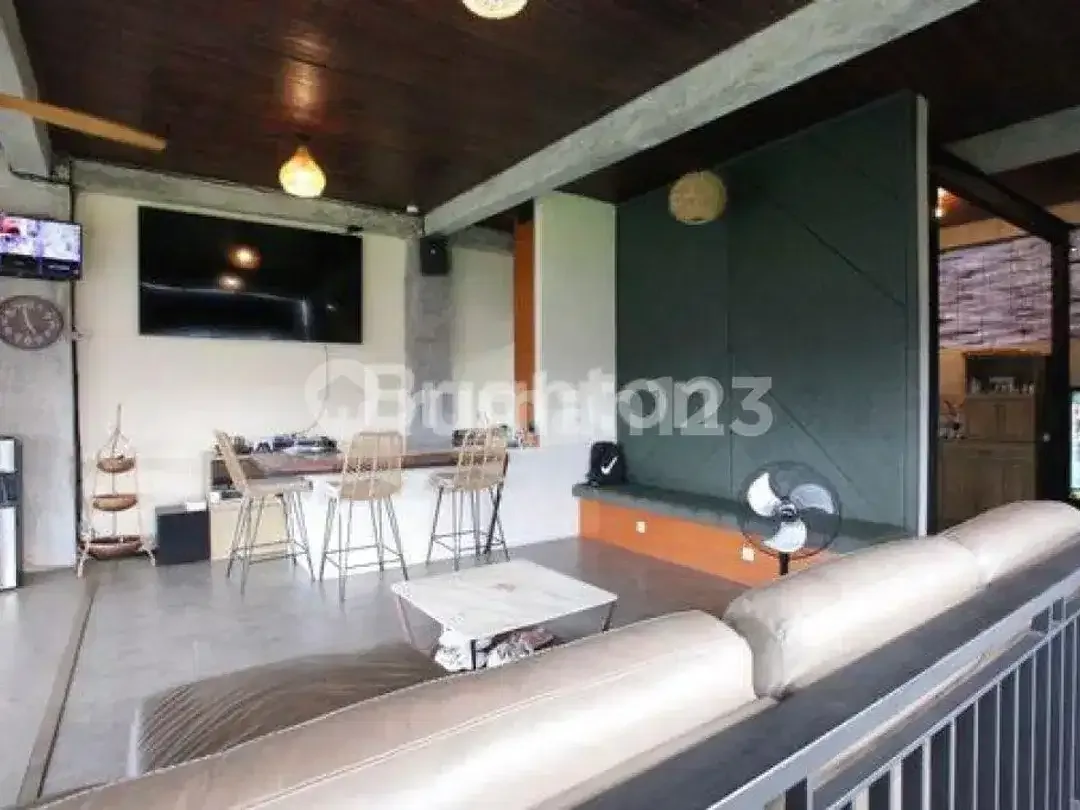 Dijual Villa Modern Dengan View Sawah Lokasi Strategis Seminyak - Image 7 of 8