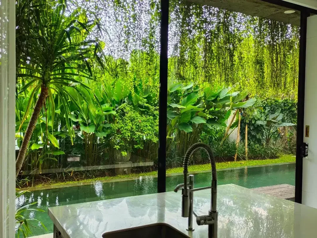 Freehold Duke Type Royal Villa with Premium Finishes & Spacious Design for Sale in Sanur  – Luxury 4-Bedroom Villa with Private Pool - Image 6 of 10