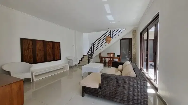 Dijual Villa Modern View Sawah & Akses Jalan Lebar di Area Kerobokan - Image 1 of 10