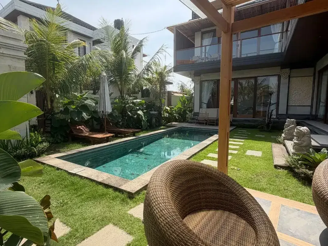 FOR LEASE MODERN VILLA WITH BALINESE TOUCH & RICE FIELDS VIEW. - Image 8 of 10