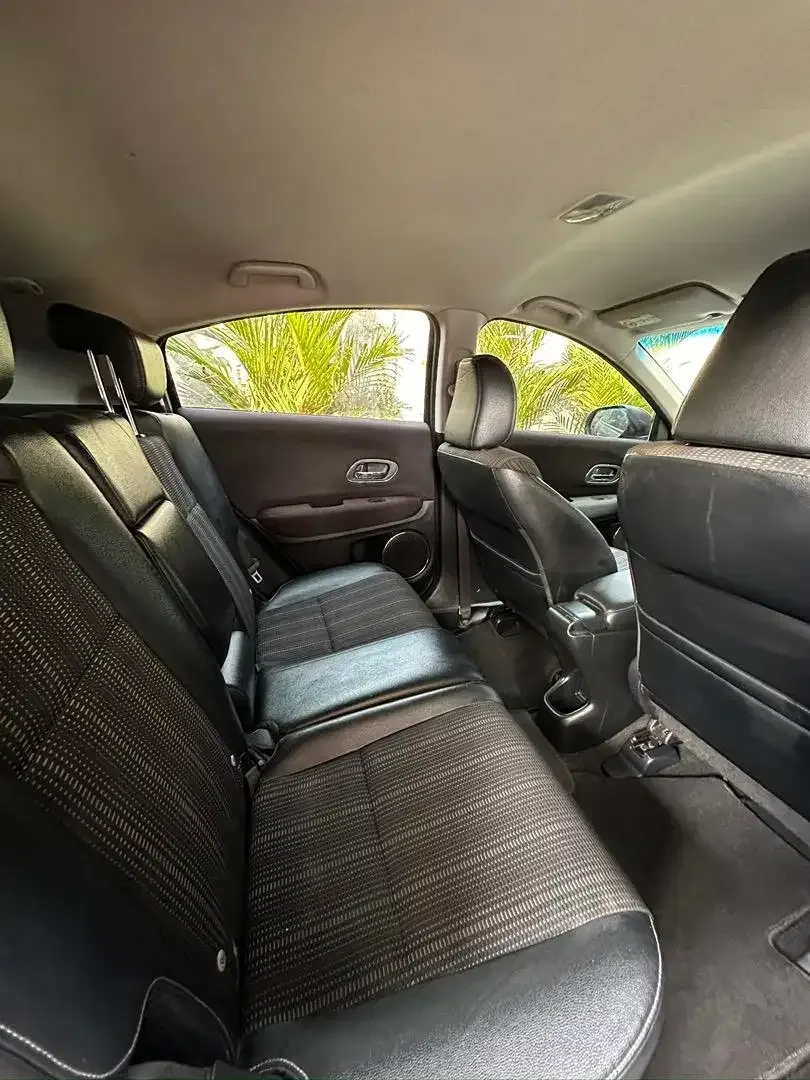 HRV E 2017 MATIC ASLI BALI ISTIMEWA LOW KM - Image 7 of 10