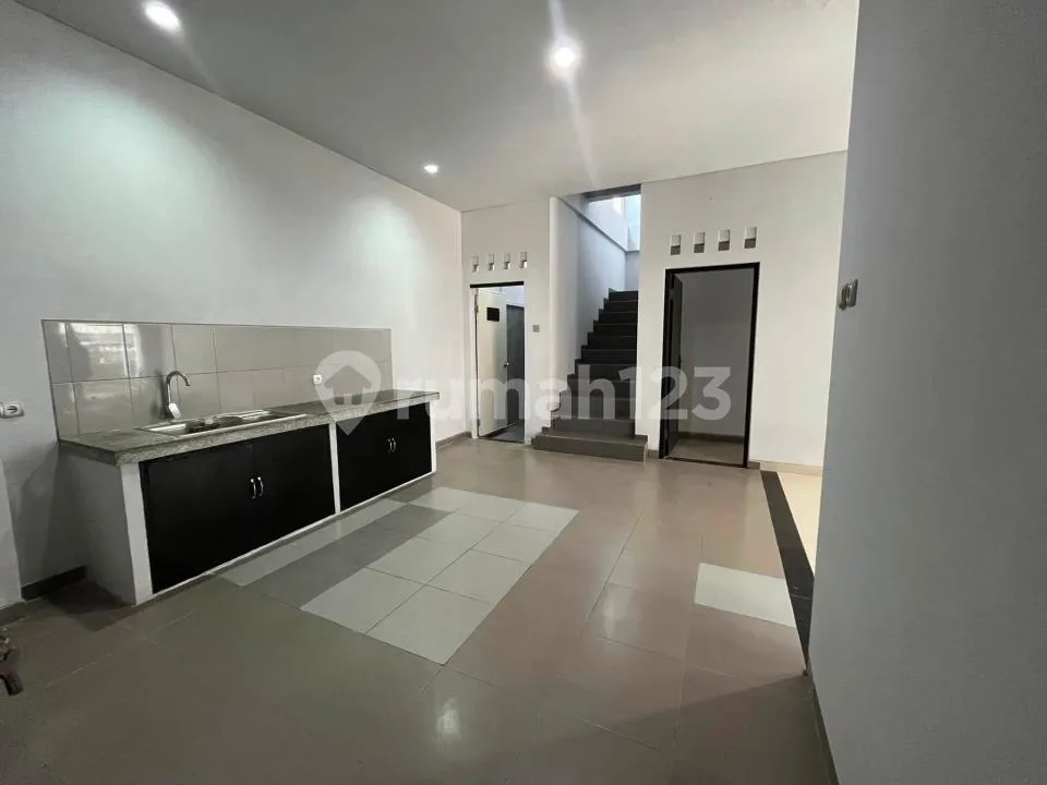 Dikontrakkan Rumah Modern 3 Kamar di Pusat Renon - Image 4 of 4