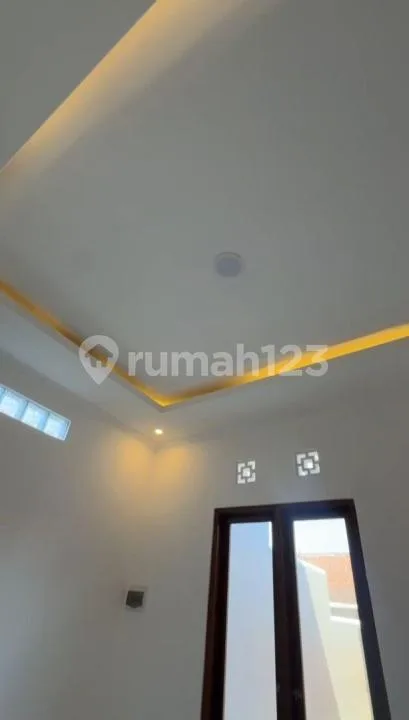 Rumah Baru 2 Lantai Berlokasi Sangat Strategis di Sesetan - Image 3 of 4