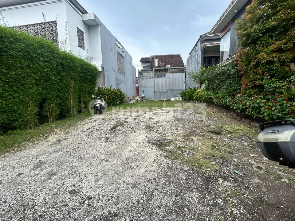 Tanah Jual Lokasi Strategis Dekat ke Canggu atau ke Kuta Area Dekat Pusat Kota Denpasar Barat - Image 1 of 4