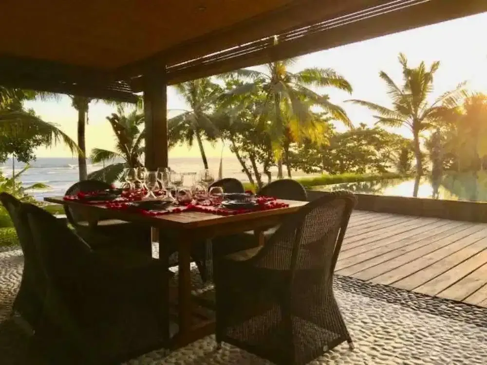 LUXURIOUS BEACH FRONT WOODEN VILLA - Image 8 of 10