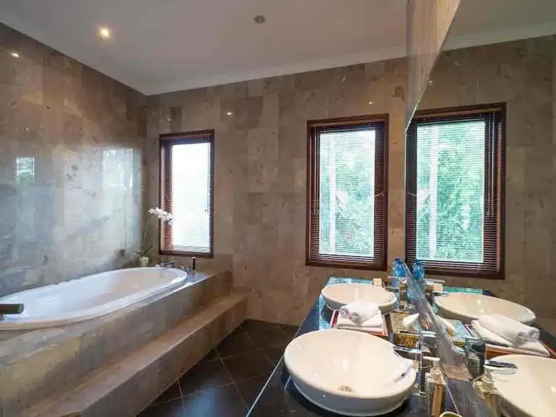 For Sale Modern Contemporary Balinese Villa in Heart of Echo Beach Canggu - Image 4 of 10