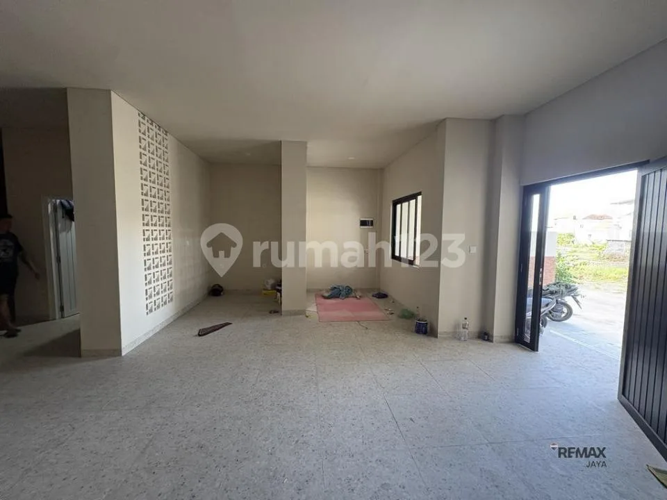 Rumah Furnished 3 Kamar Tidur Disewakan di Gunung Salak, Kerobokan - Image 3 of 4
