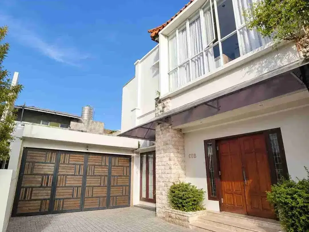 RUMAH MODERN & LUXURY DALAM KOMPLEK SANUR - Image 5 of 10