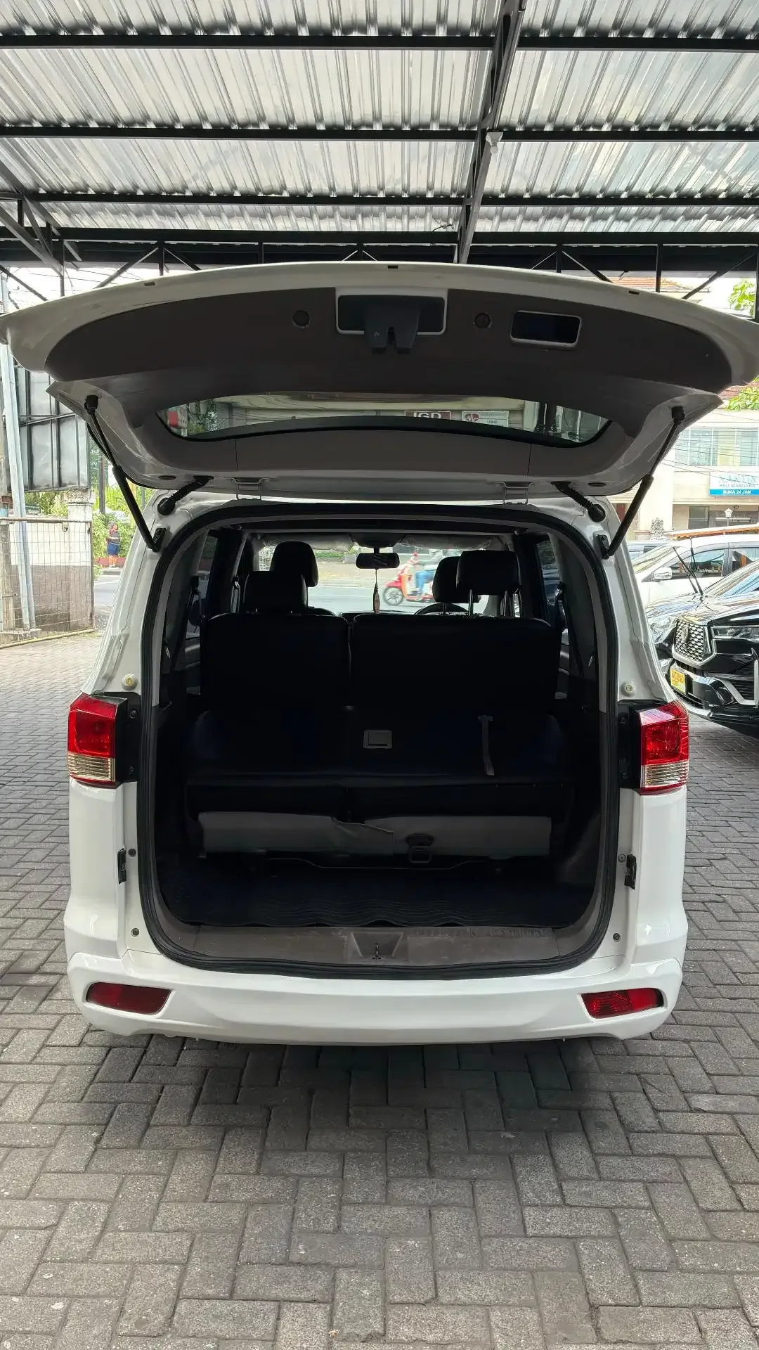 Wuling confero DB 2022 putih manual - Image 4 of 8