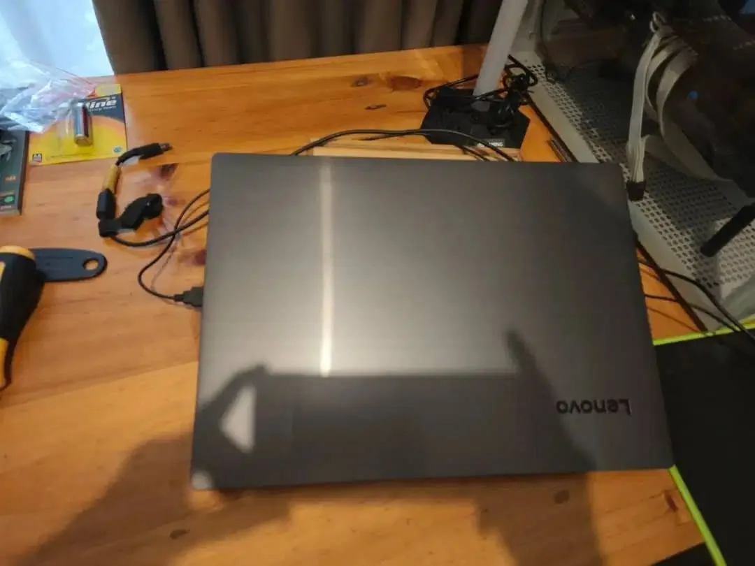 Laptop Lenovo Ryzen 5 V330 kondisi mulus - Image 5 of 5