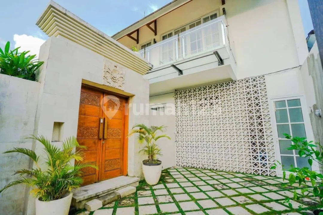 Villa Cantik Fullyfurnished Siap Huni di Puri Gading - Image 3 of 4