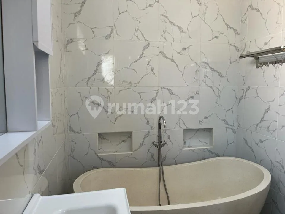 Rumah besar dekat kantor immigrasi Jimbaran Kuta Bali - Image 4 of 4