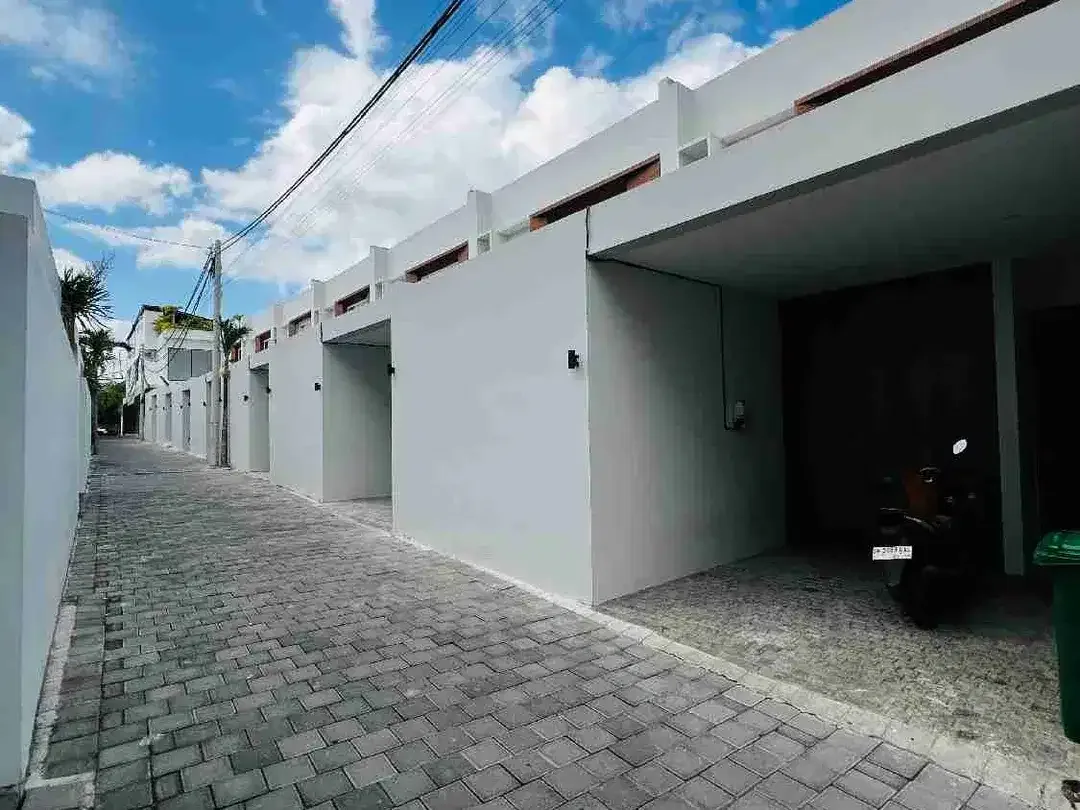 DIJUAL 8 UNIT VILLA BARU TEGAL CUPEK UMALAS  DEKAT SEMINYAK DAN CANGGU - Image 1 of 10