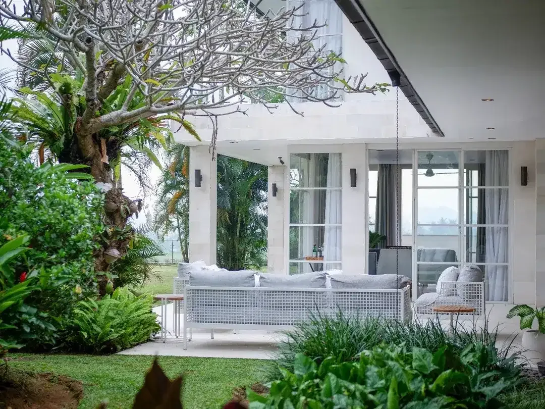 Villa Freehold dengan Sawah & Sunset View di Munggu, Bali - Image 1 of 10