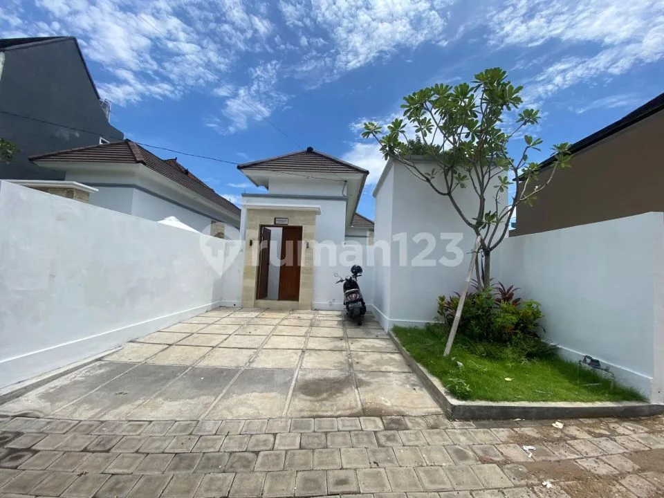 Disewakan Villa Cantik Baru Siap Huni di Puri Gading Dekat Sekolah Taman Rama Furnished - Image 2 of 4