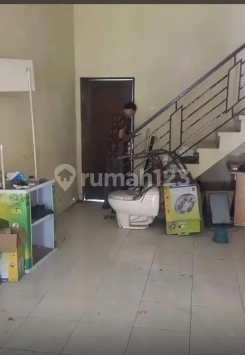 Ruko 2 Lantai + Tanah Siap untuk Usaha di Jl. Ir Soekarno, Dauh Peken - Tabanan, Bali - Image 3 of 4