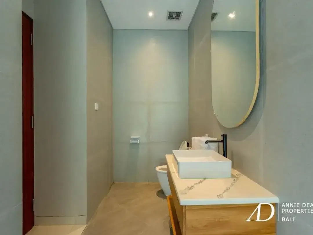 FREEHOLD 2 BEDROOM VILLA SET WITHIN GATED COMMUNITY IN CANGGU - Image 9 of 9
