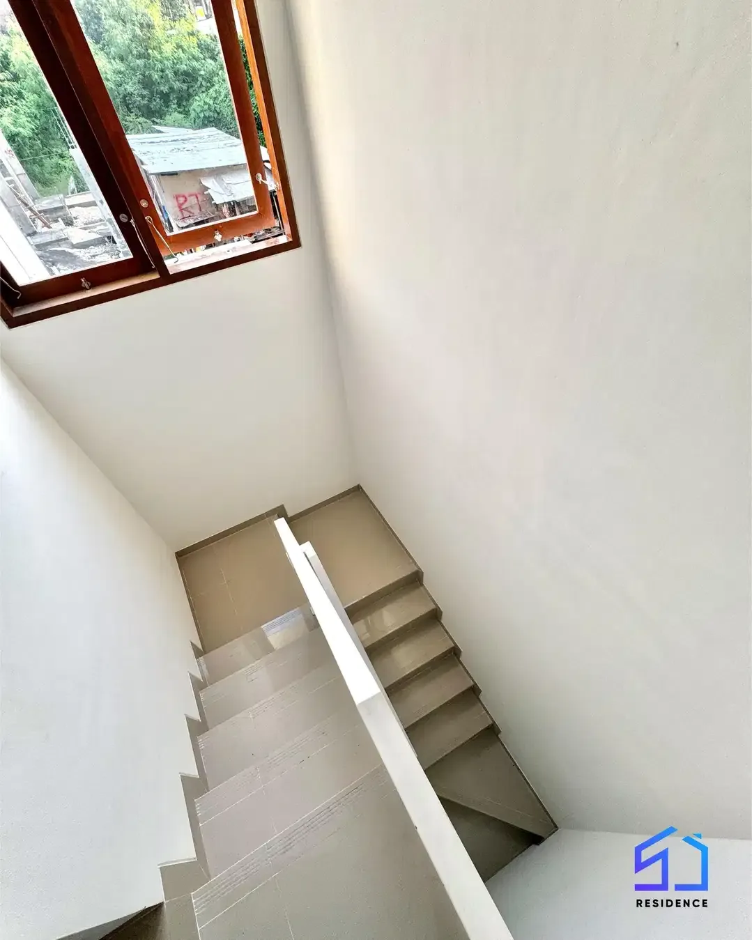 FOR SALE HUNIAN BARU ONE GATE 4 BR KAWASAN BAGUS DENPASAR SANUR - Image 5 of 8
