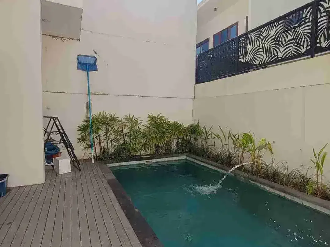 Disewakan rumah nyaman di Taman Seminyak suites. - Image 2 of 10