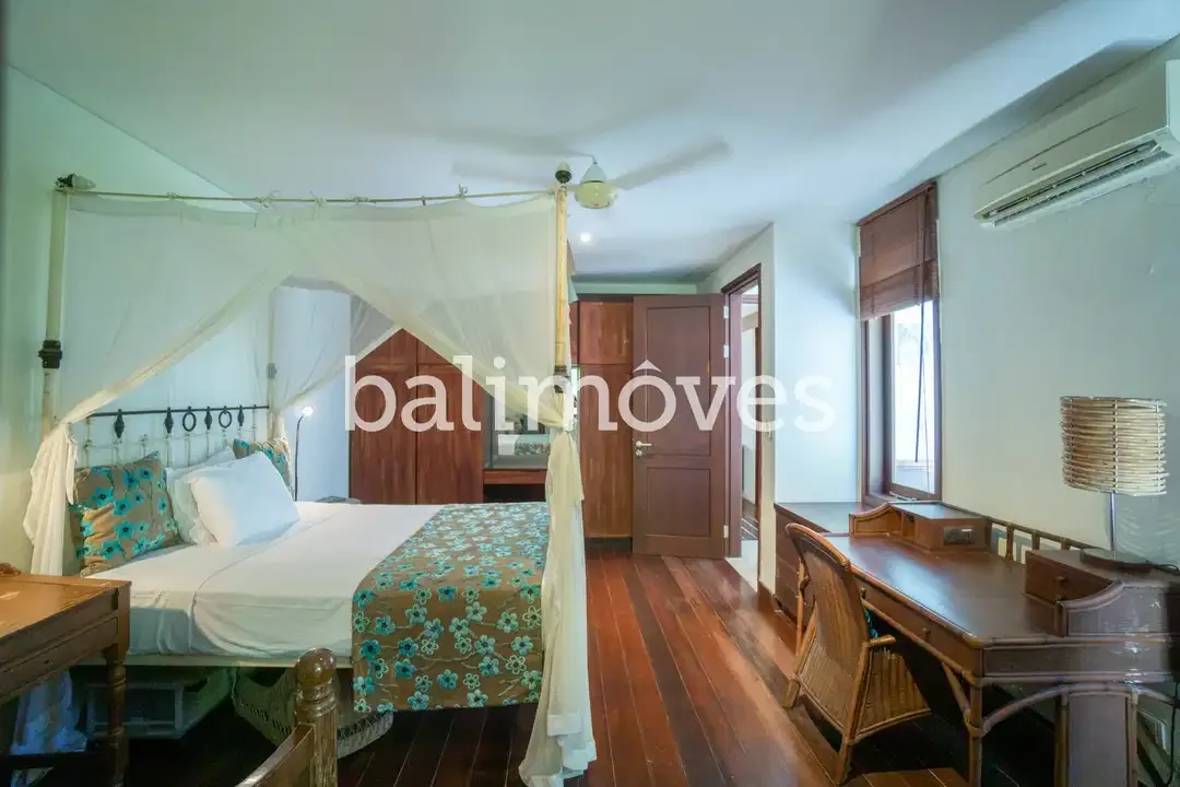 Vila Mewah dengan Lima Kamar Tidur yang Indah di Tepi Pantai Sanur - Image 6 of 10