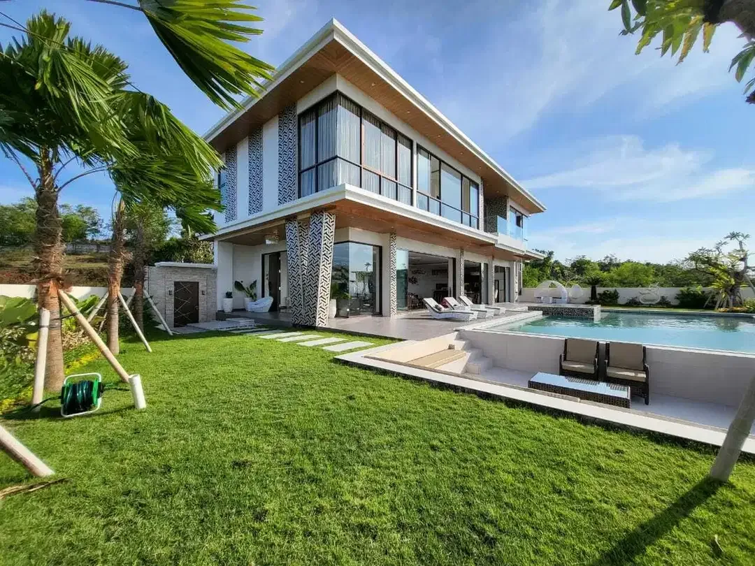 LUXURY BRAND NEW VILLA WITH UNBLOCK OCEAN, AIRPORT VIEW - Image 1 of 10