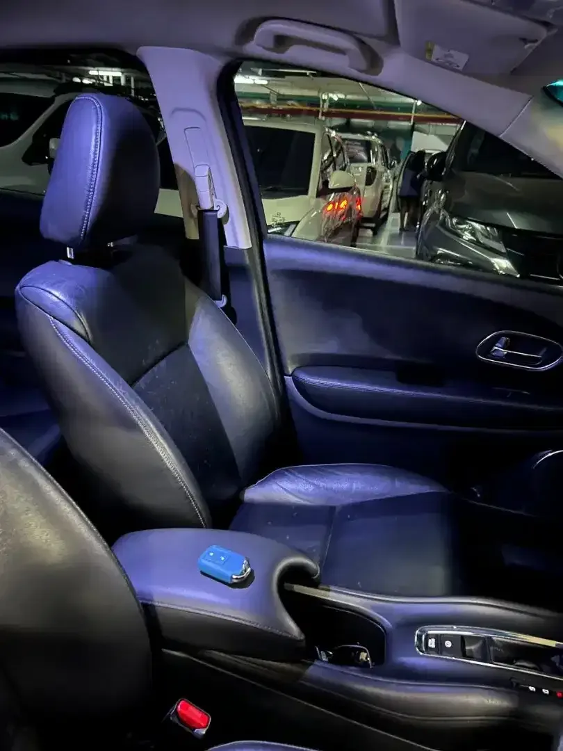 HONDA HR-V E 1.5 2015 AT GREY FULL ACC - Image 7 of 10