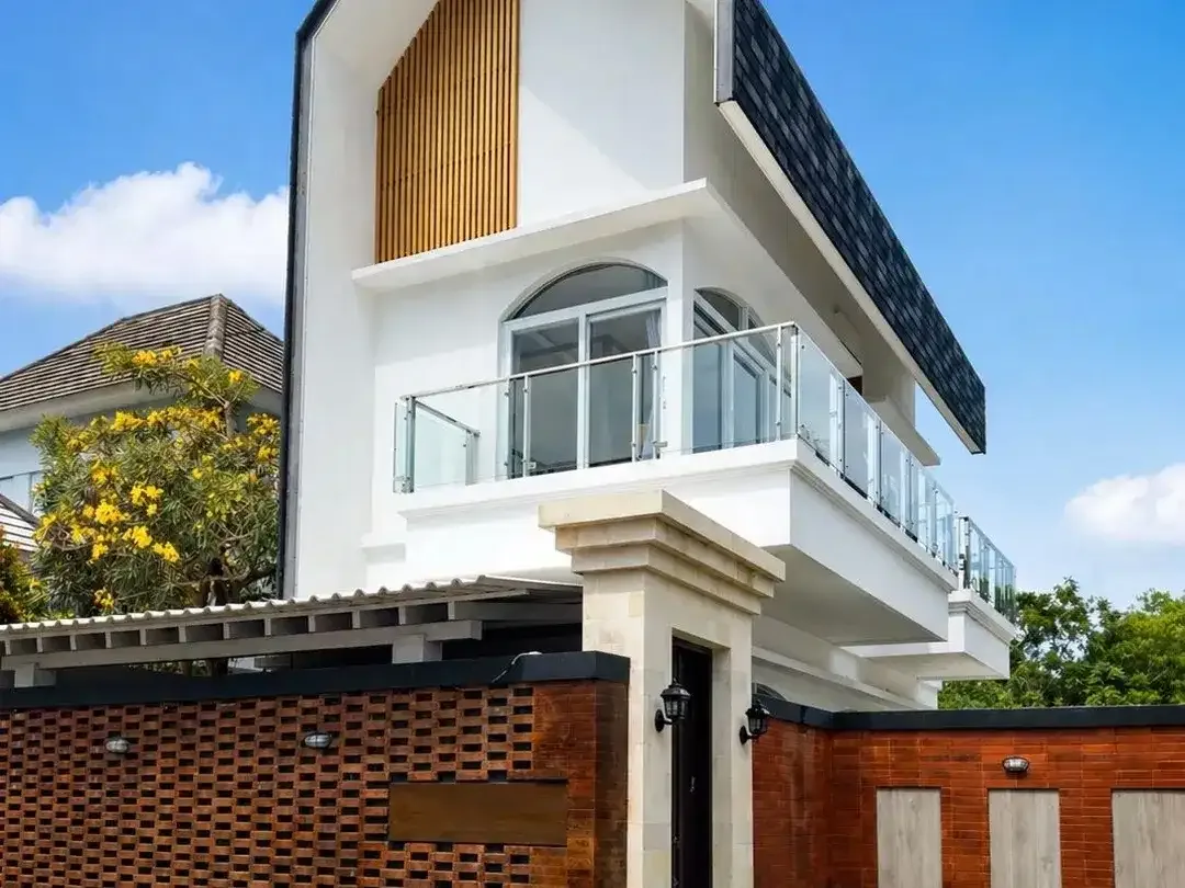MODERN 3BR VILLA IN A QUIET RESIDENTIAL PECATU - Image 1 of 10