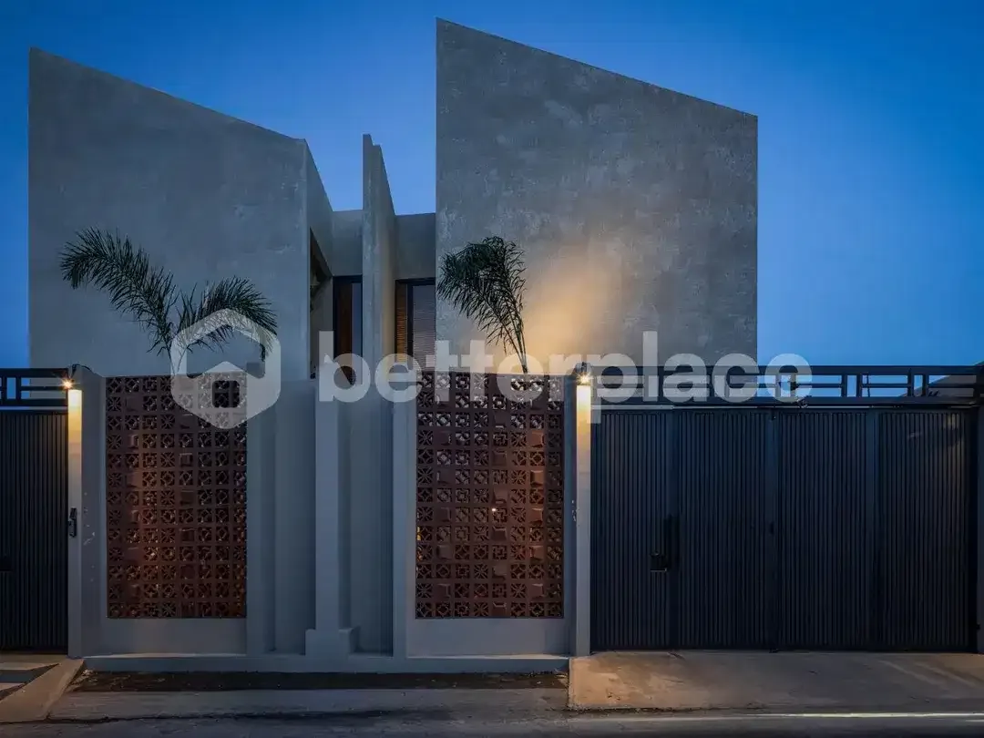 Prestigious Freehold Villa in Nusa Dua Near Beach & Airport – Modern Design & Private Pool - Image 1 of 10