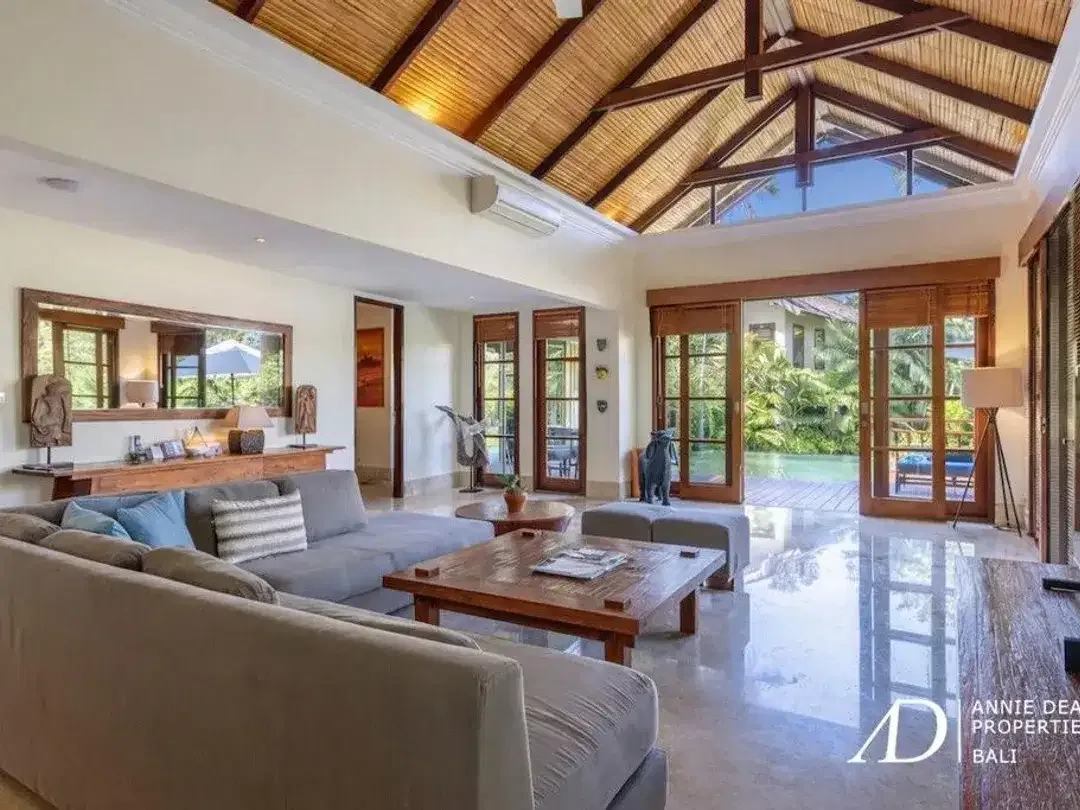 FREEHOLD | 3-BED VILLA WITHIN A LUXURY RESORT WITH BEACH ACCESS - Image 2 of 10