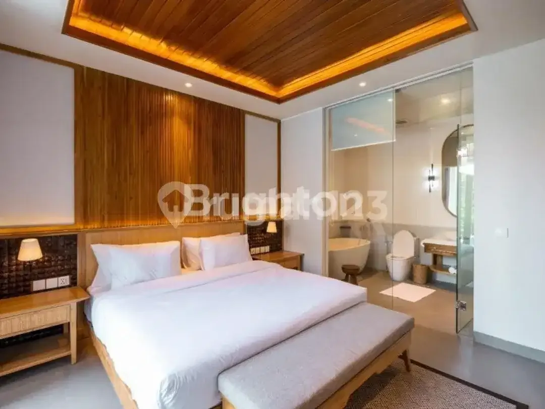 LUXURY VILLA 3 BEDROOM ONE GATE SISTEM KAYU TULANG CANGGU - Image 1 of 4