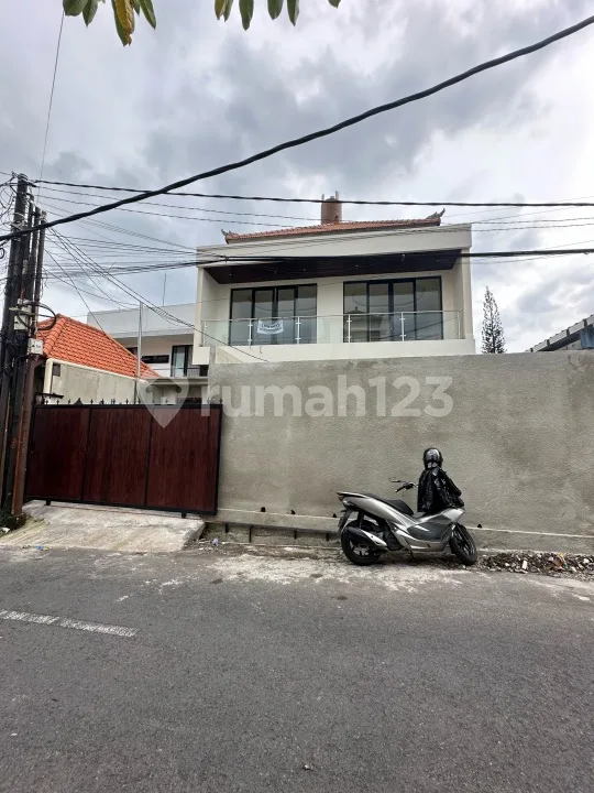Rumah Siap Huni Di Canggu Dekat Pantai Berawa Harga Murah - Image 1 of 4